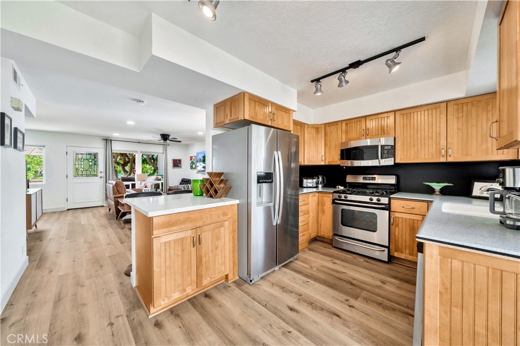 24709 Santa Clara Avenue Property Photo 8