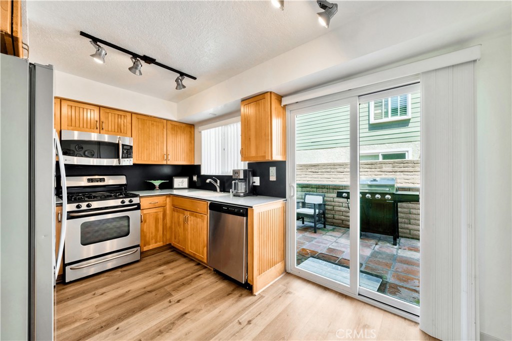 24709 Santa Clara Avenue Property Photo 15