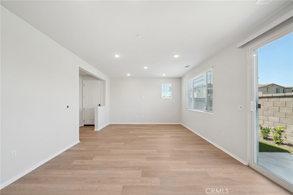 2132 Bergamot Street Property Photo 10