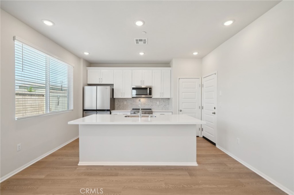 2132 Bergamot Street Property Photo 15