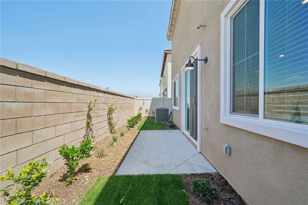 2132 Bergamot Street Property Photo 54