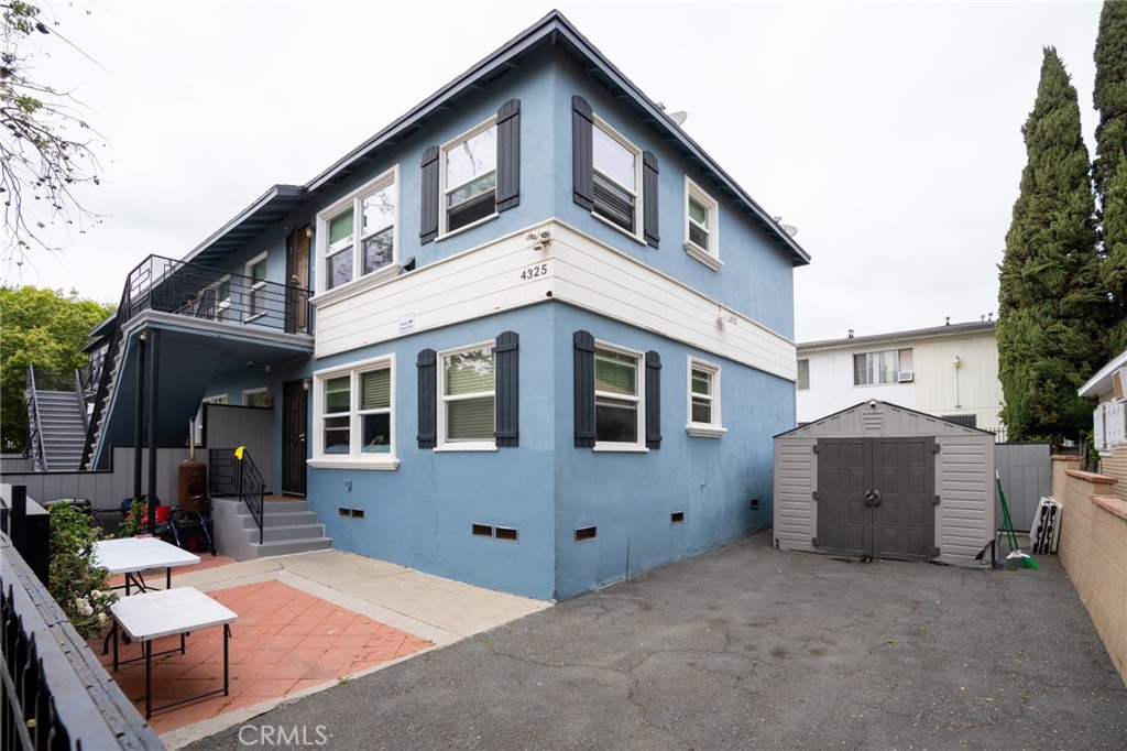 4325 Clinton Street Property Photo 4