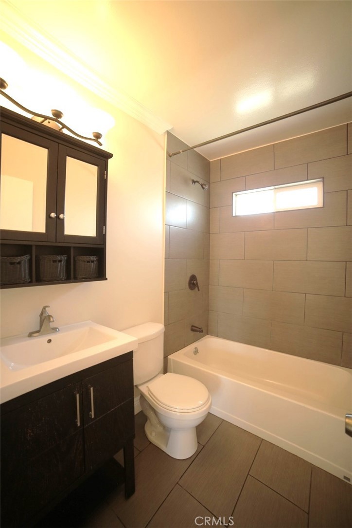 4325 Clinton Street Property Photo 17