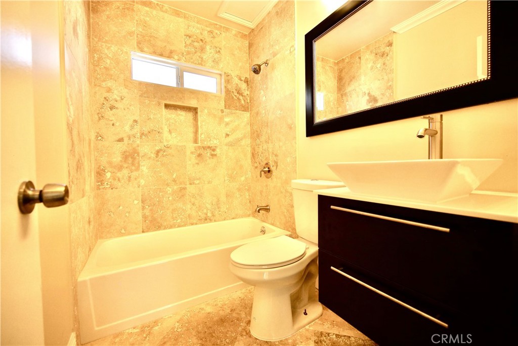 4325 Clinton Street Property Photo 20