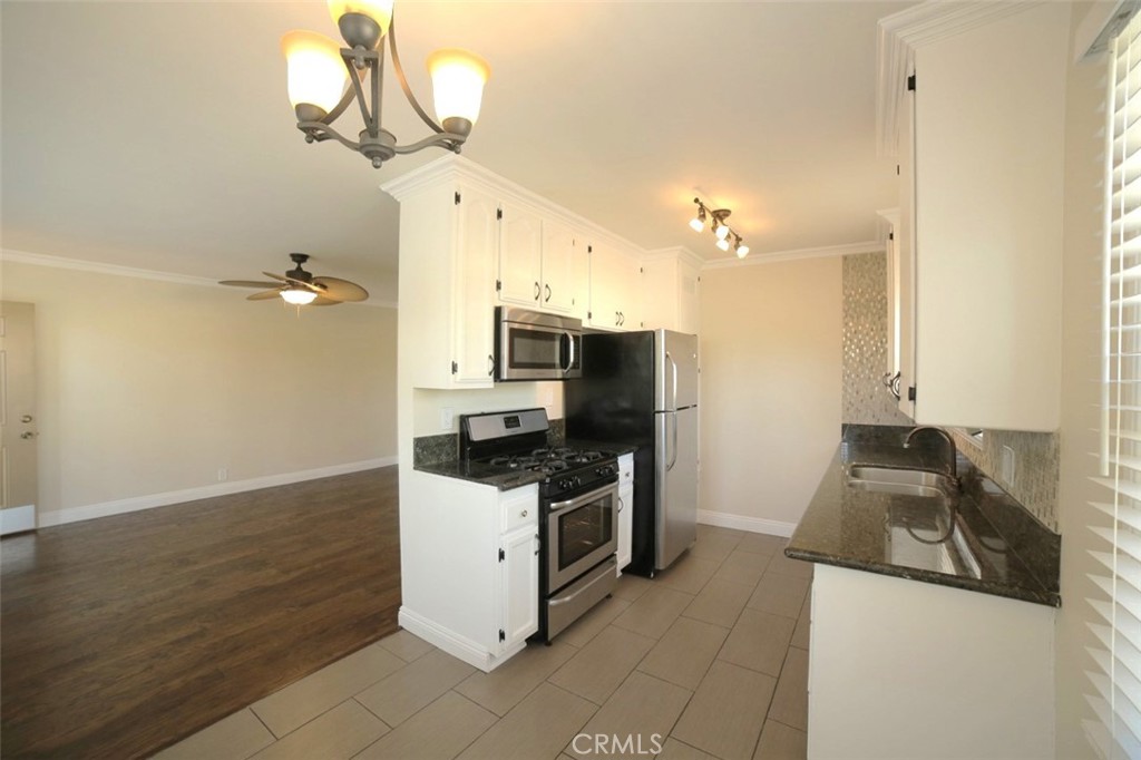 4325 Clinton Street Property Photo 21