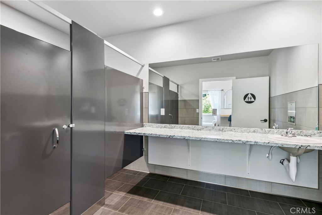 2875 Larsen Drive Property Photo 14