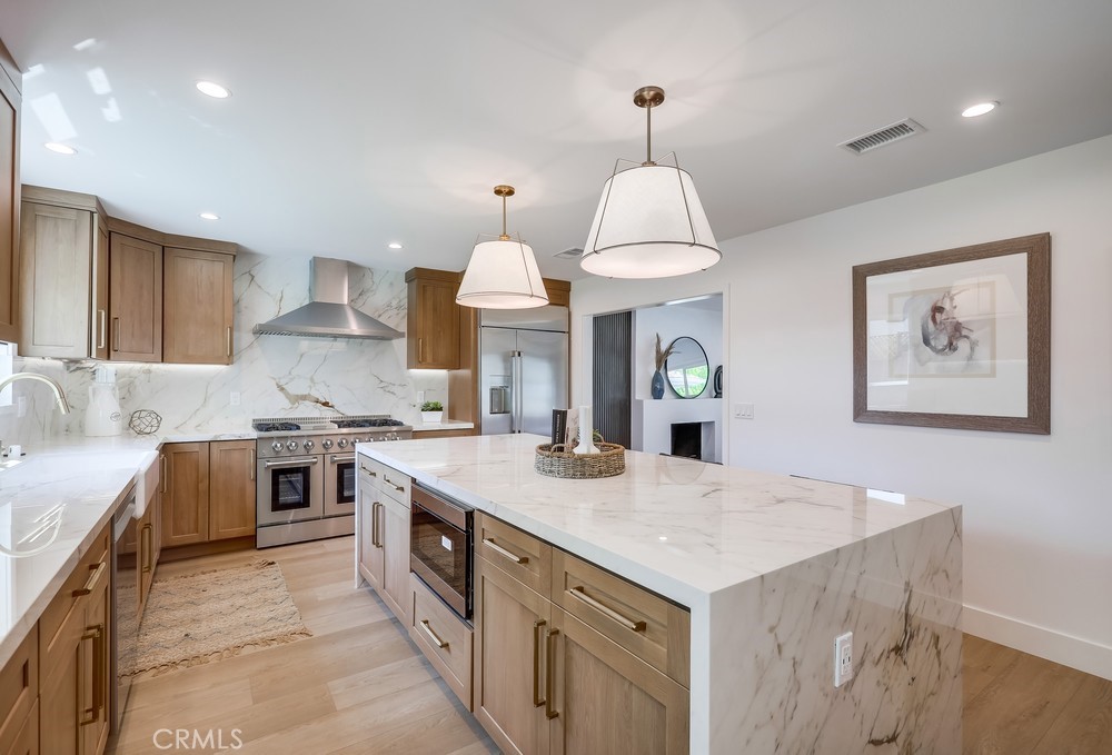2027 Kornat Drive Property Photo 1