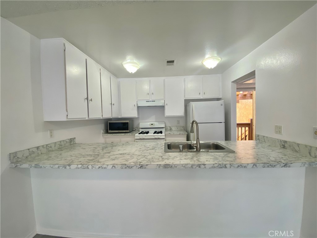 184 Lemon Grove 224 Property Photo 4