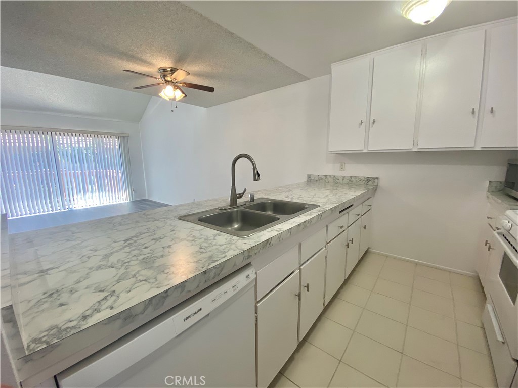 184 Lemon Grove 224 Property Photo 6