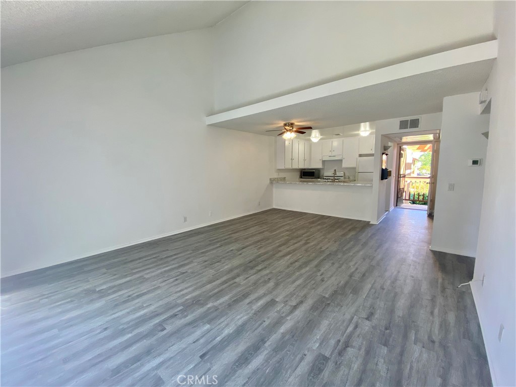 184 Lemon Grove 224 Property Photo 8