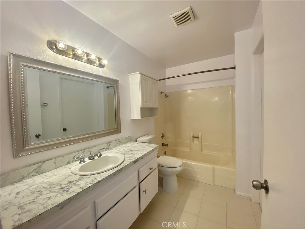 184 Lemon Grove 224 Property Photo 13
