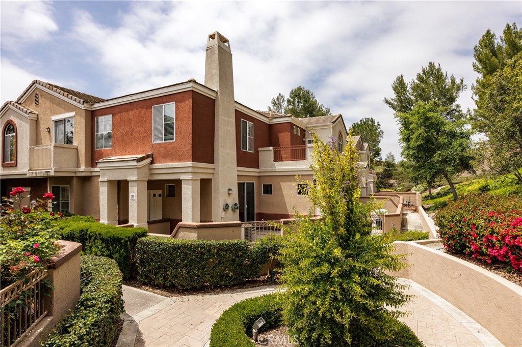 20 Santa Barbara Court Property Photo 1