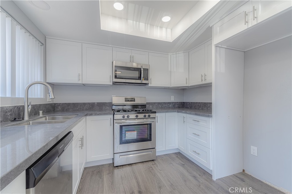 2726 W Orion Avenue Property Photo 1