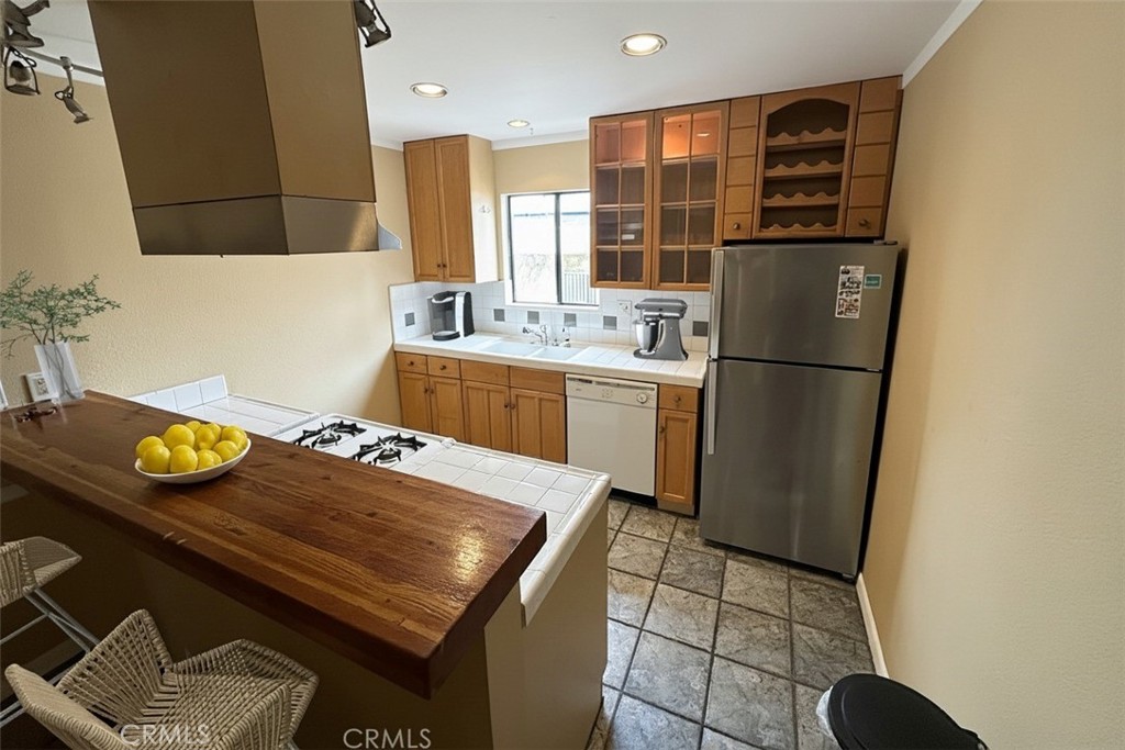 12747 Pacific Avenue 4 Property Photo 4