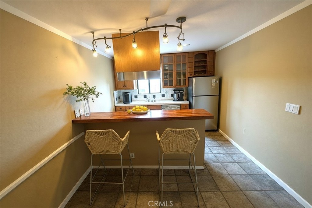 12747 Pacific Avenue 4 Property Photo 6