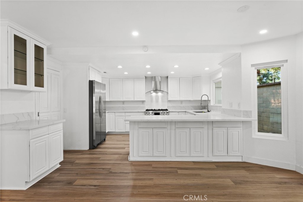 16 Encina Property Photo 2