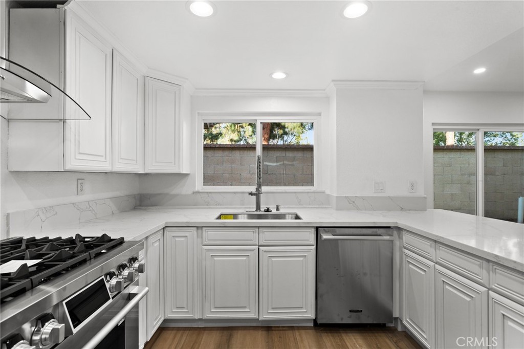 16 Encina Property Photo 3