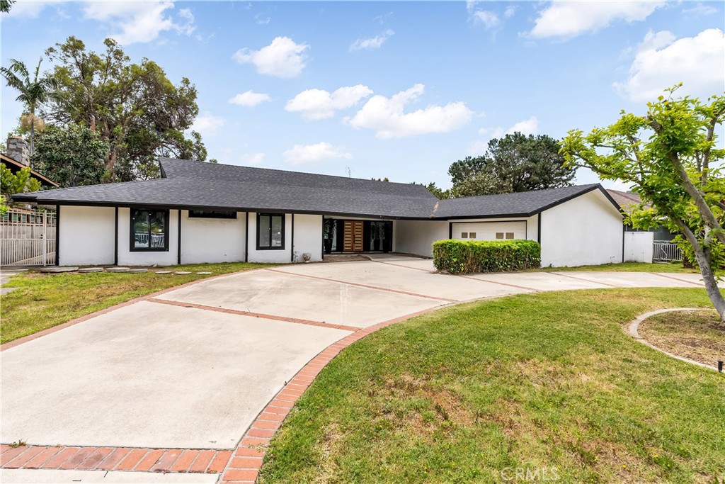1216 W River Lane Property Photo