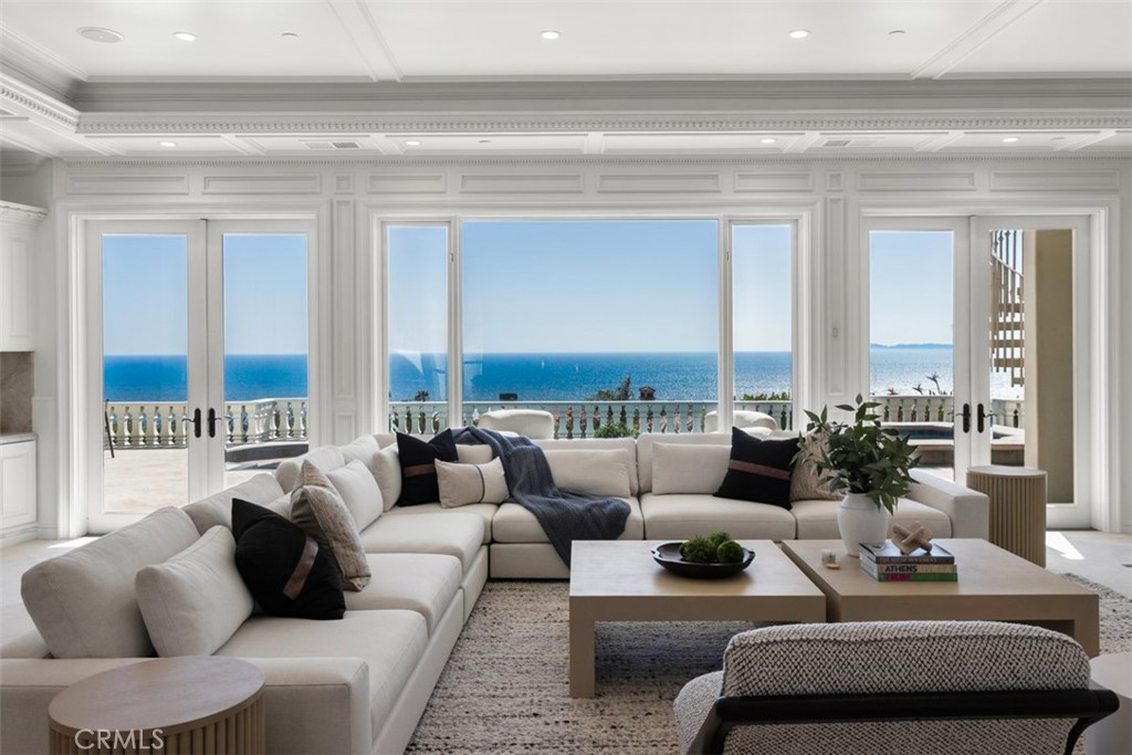 71 Ritz Cove Drive Property Photo 4