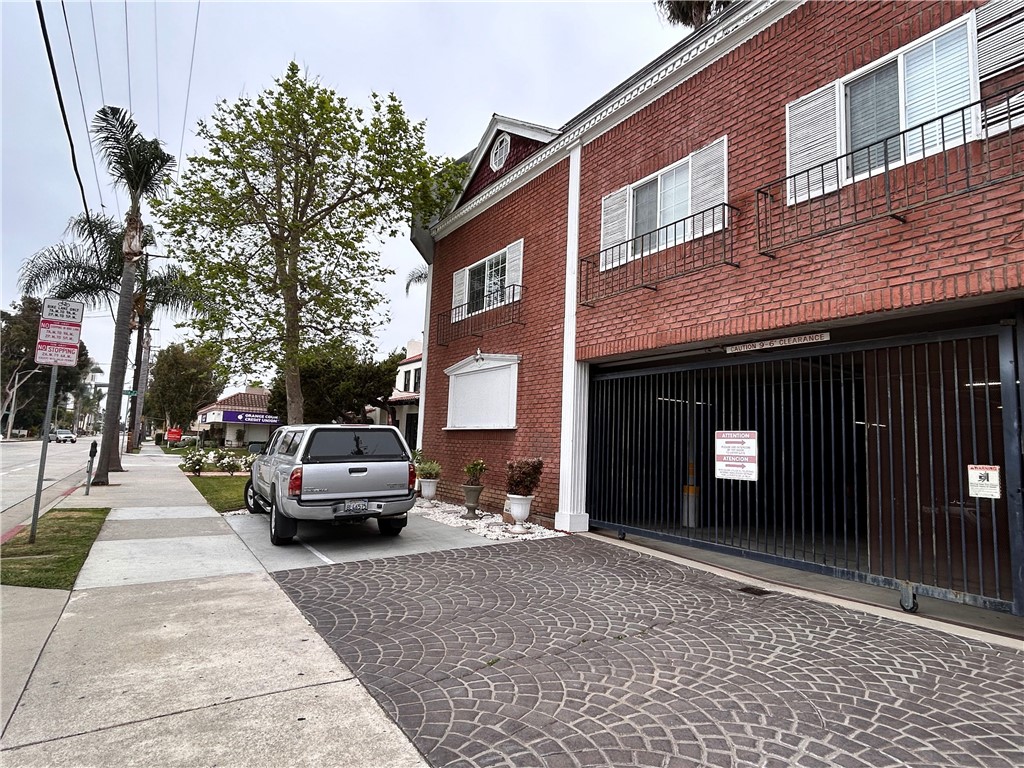 1008 N Ross Street Property Photo 5