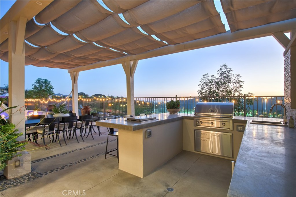 225 Topaz Street Property Photo 6
