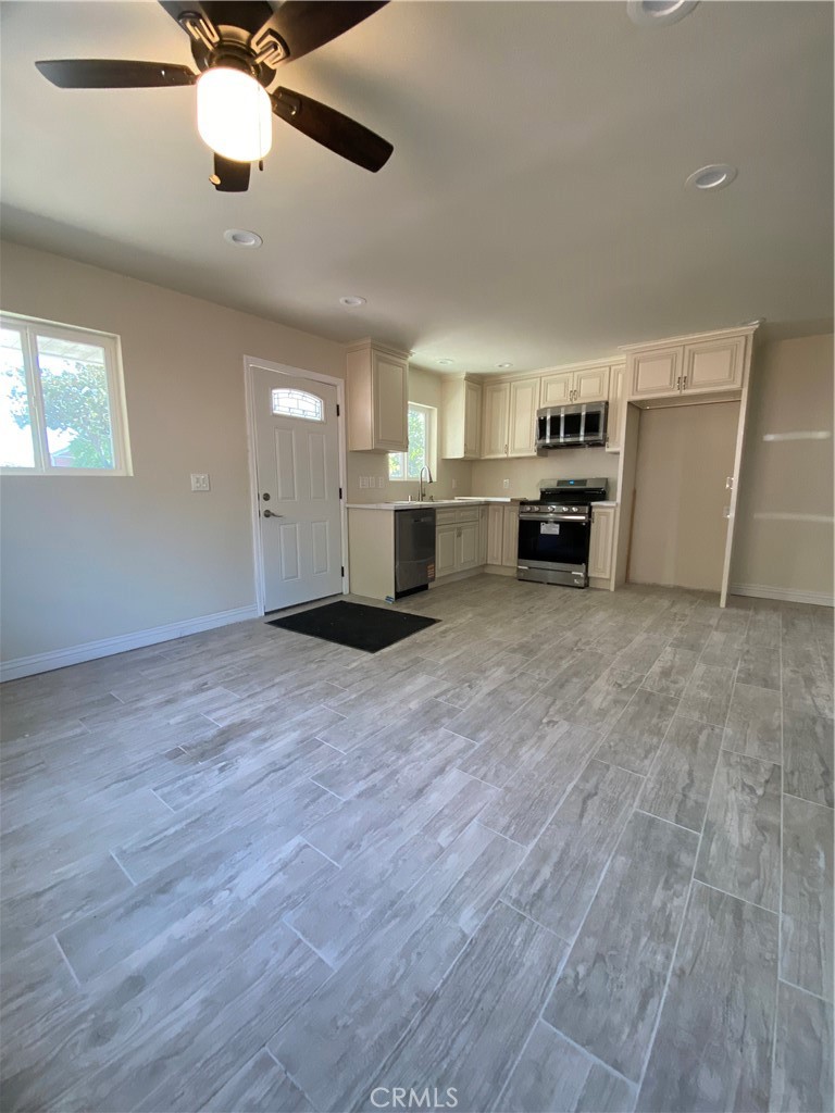 1727 W Santa Ana Boulevard Property Photo 5
