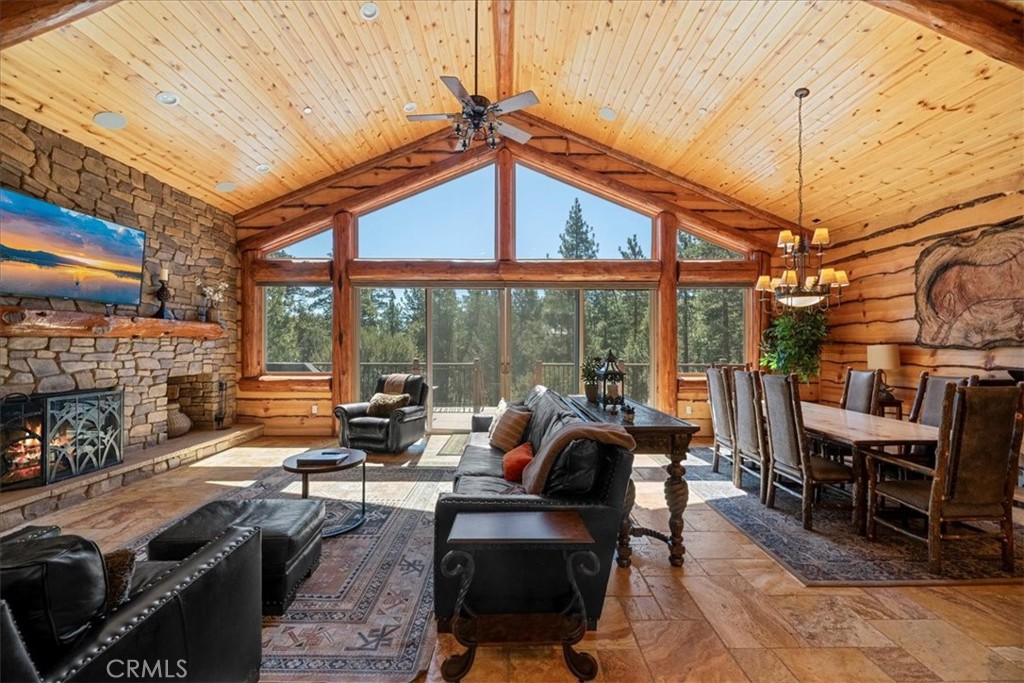 1020 Heritage Trl Property Photo 3