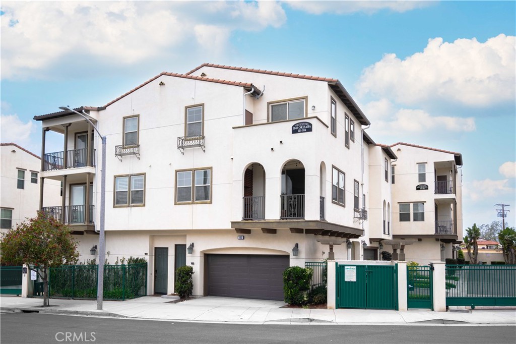 1845 Orizaba Avenue 102 Property Photo 1