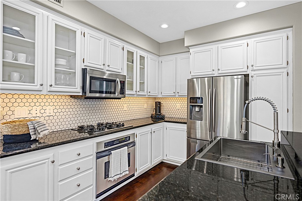 22 Amesbury Court Property Photo 7