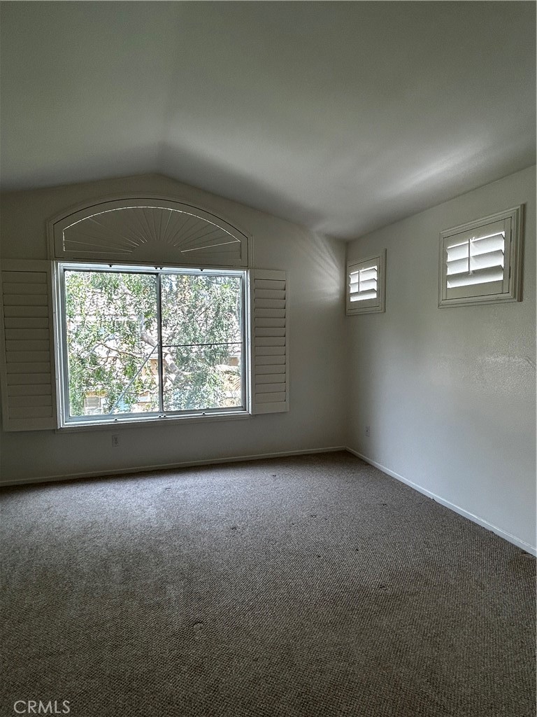 68 Avanzare Property Photo 12