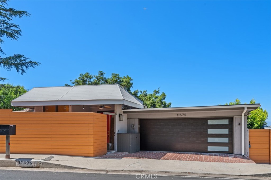 11575 Sunshine Terrace Property Photo 1