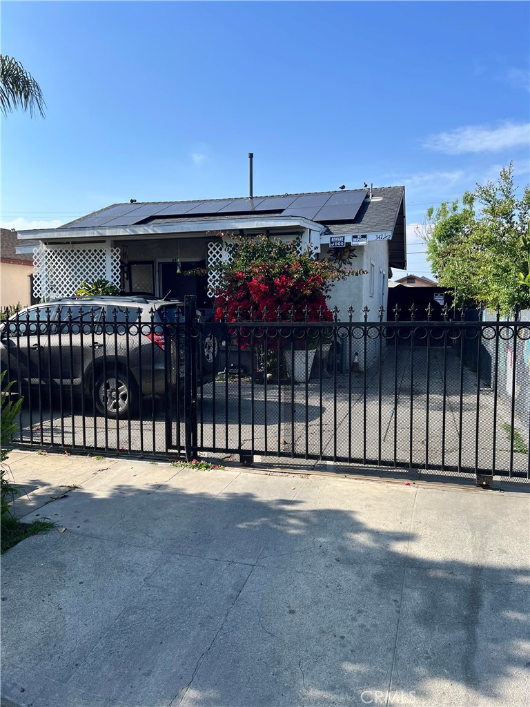 347 E 61st Street Property Photo