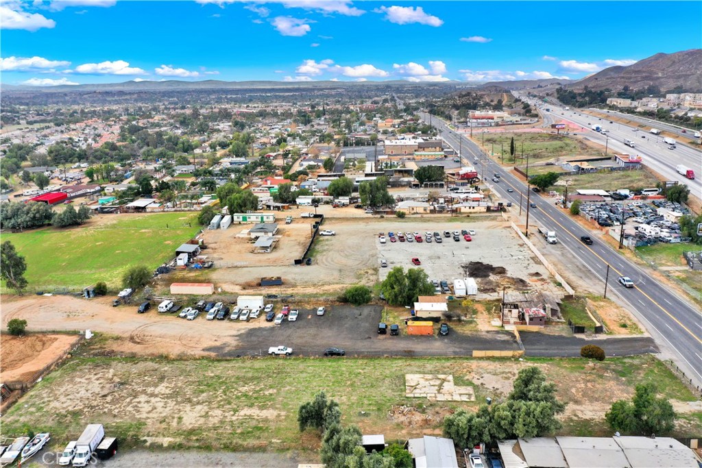 7072 Mission Boulevard Property Photo 2