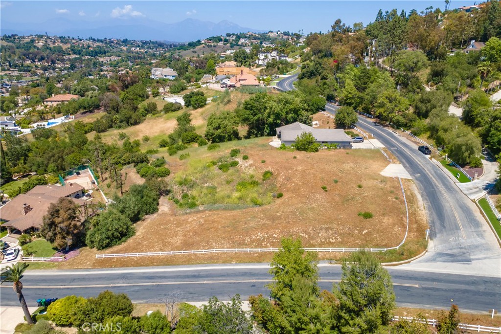 2887 Shadow Canyon Road Property Photo 7
