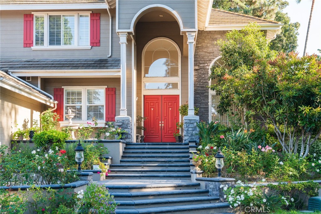 435 S Estate Drive Property Photo 3