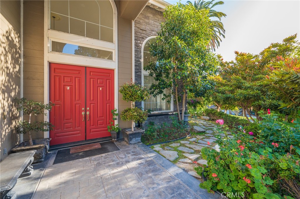 435 S Estate Drive Property Photo 5