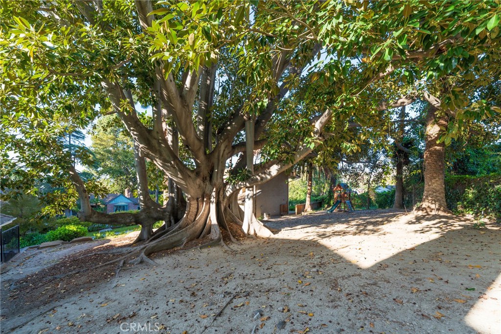 435 S Estate Drive Property Photo 16