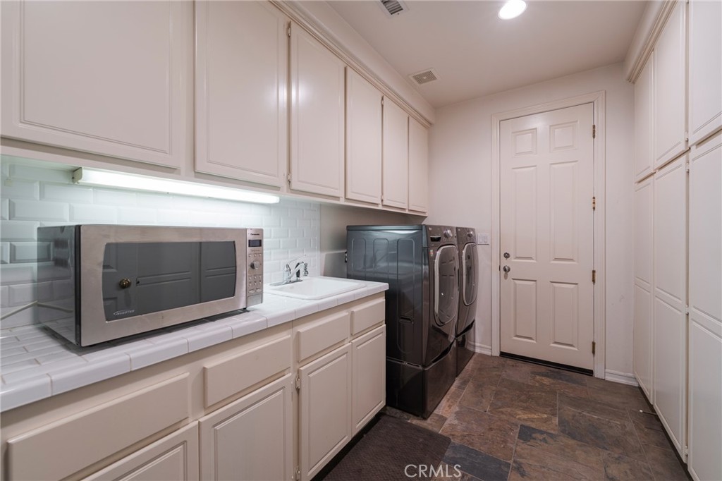 435 S Estate Drive Property Photo 25