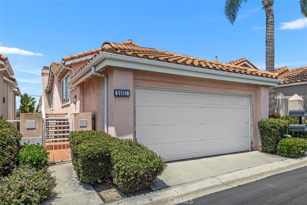 24851 Seagate Drive Property Photo 1