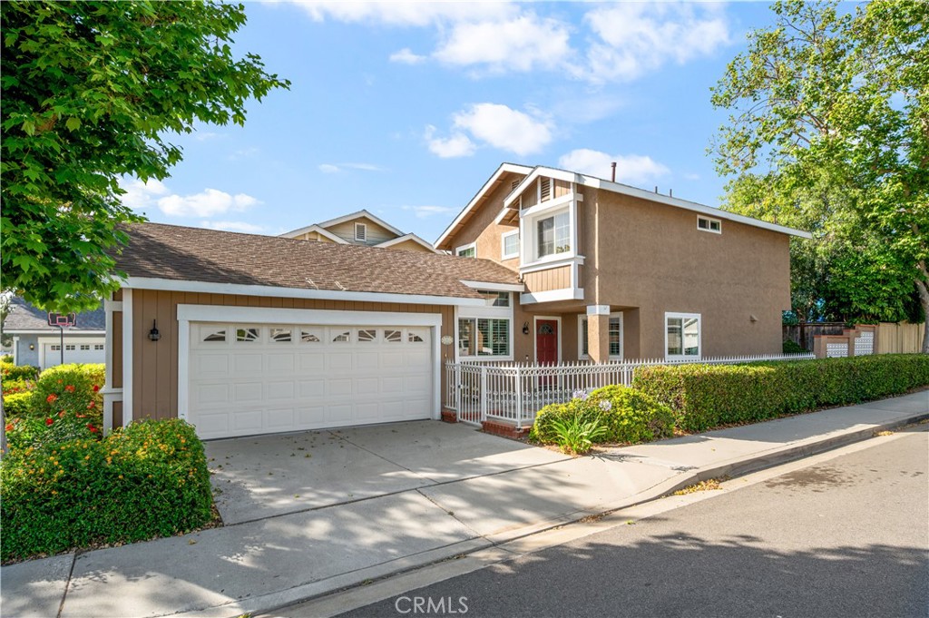 61 Bridgeport Property Photo 1