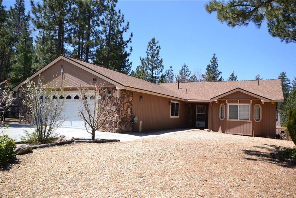 889 Mcalister Road Property Photo 1