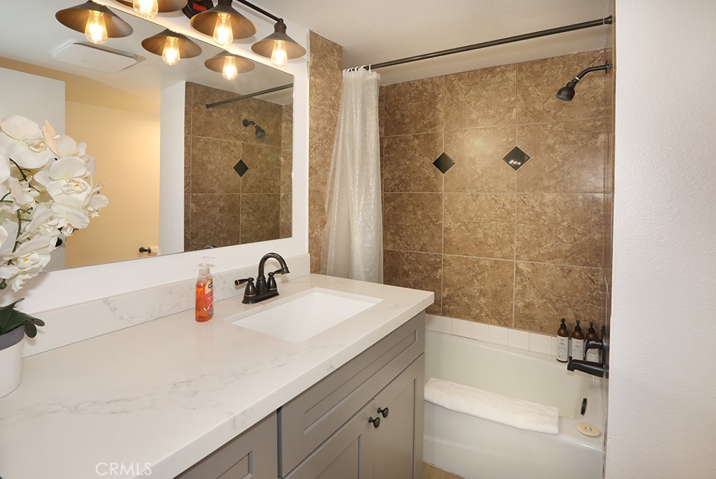 531 W Victoria Court Property Photo 33