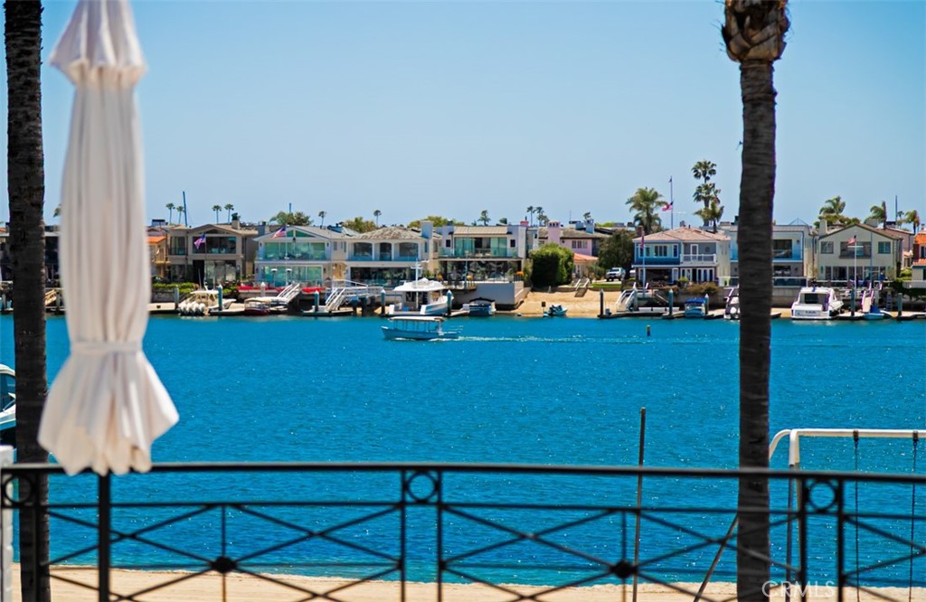 2401 Bayshore Drive Property Photo 2