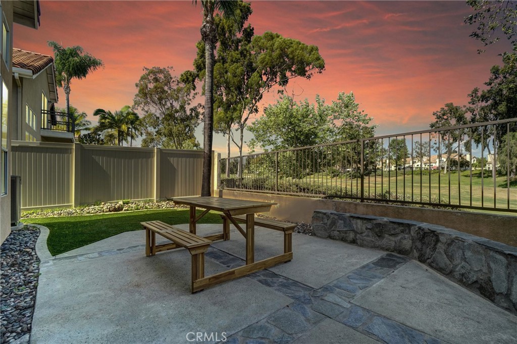 27 Via Floria Property Photo 1