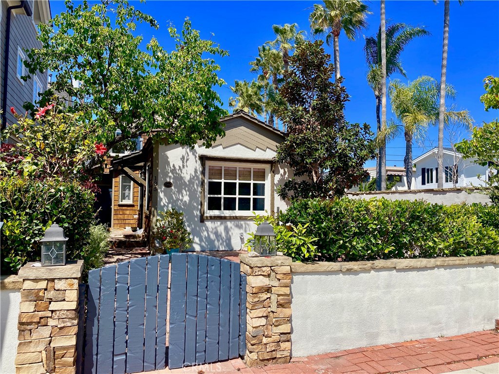 135 Turquoise Avenue Property Photo 1