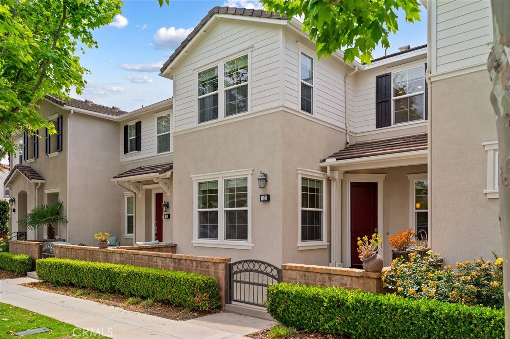 16 Fenix Street Property Photo 1