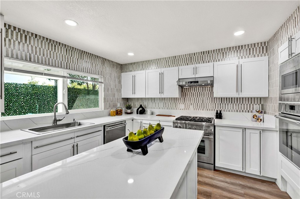 921 Dahlia Avenue Property Photo 1
