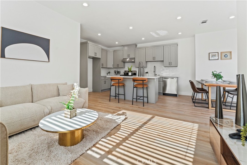424 W Wilshire Avenue