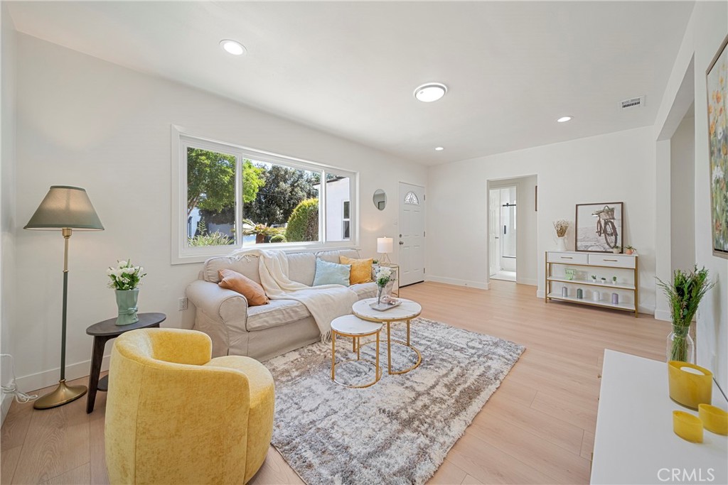 3211 W Jeffries Avenue Property Photo 1