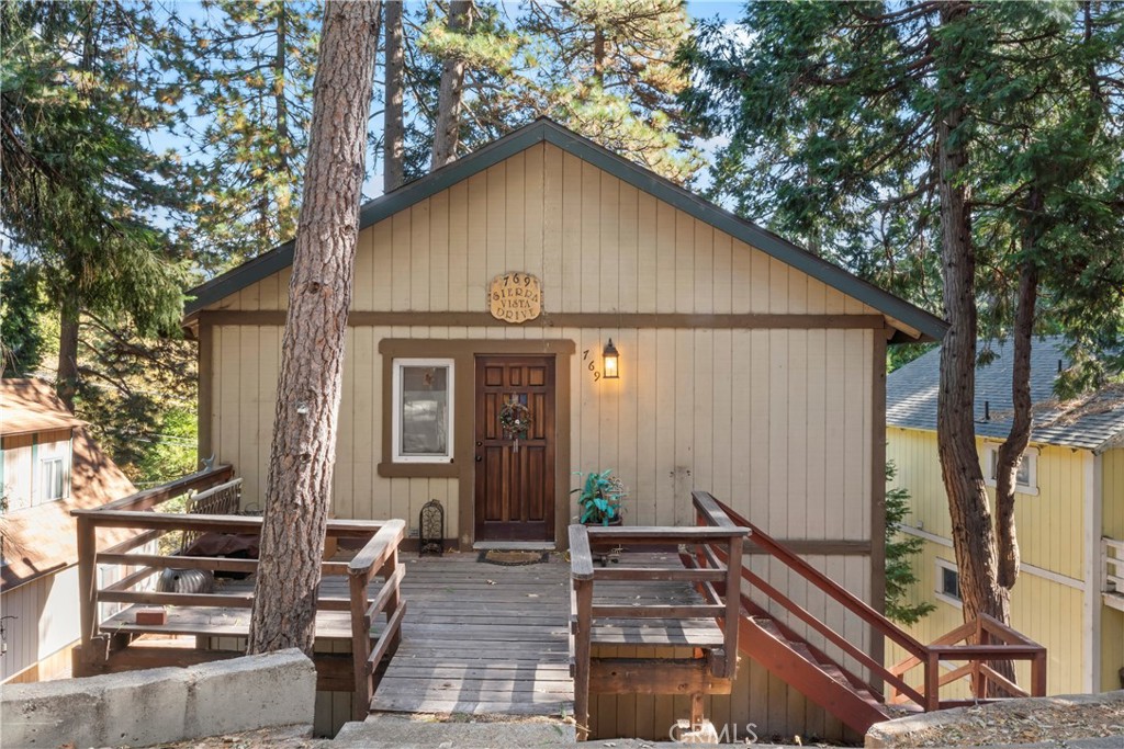 769 Sierra Vista Drive